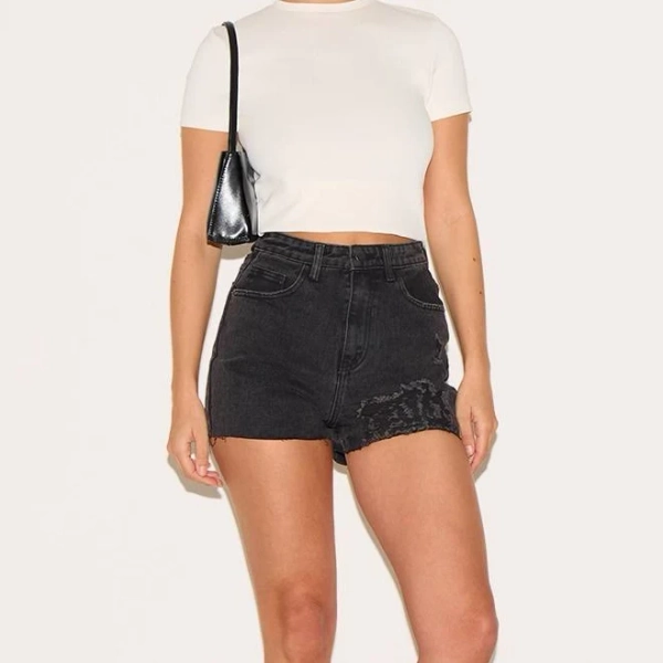 Women's Prettylittlethings Washed Black Ripped Denim Mom Shorts