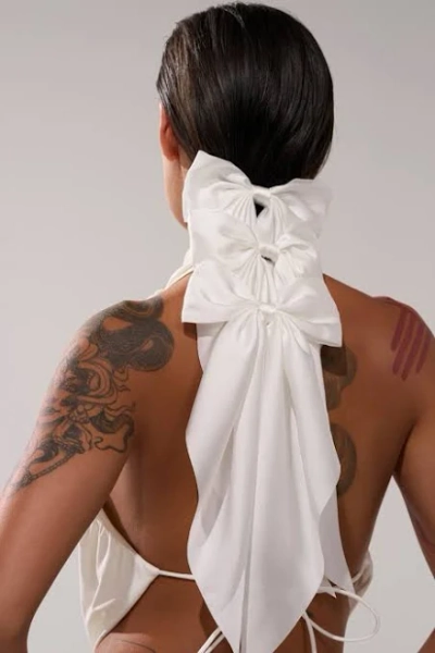 Akira Belle of The Ball Hair Clip