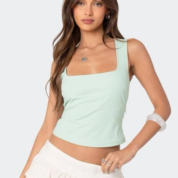 Edikted Women's Essy Square Neck Top