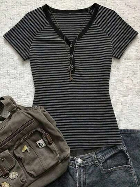 SHEIN Sparklyn Y2K Style Striped Short-Sleeved T-Shirt For Tween Girls, New Summer Style, V-Neck, Button-Down, Raglan Sleeves, Street Casual, Snug Fit - Size 10Y
