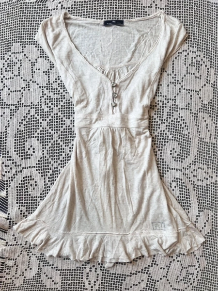 Stunning vintage 2000s tie back ruffle babydoll Henley top