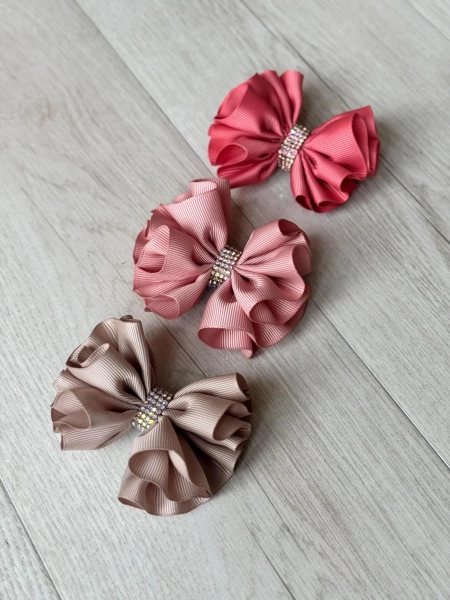 Boutique Hair Bow, Girls School Bow Clip or Headband, Bow with Rhinestone, Wavy Grosgrain Ribbon bows in 35 Colours, Ponytail bow on elastic
