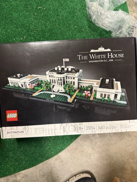 LEGO Architecture: The White House (21054)
