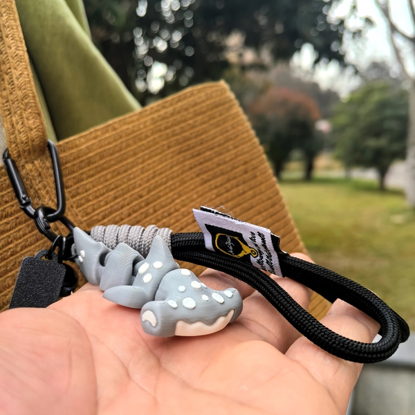 1pc, Multi-Joint Movable Marine Creature Hammerhead Shark Shaped, Backpack Charm Keychain, with Carabiner, Nylon Rope Anti-Lost Wrist Strap, Ideal Choice for Birthday Gifts And Party Favors, a Dream for Whale Shark And Ocean Lovers