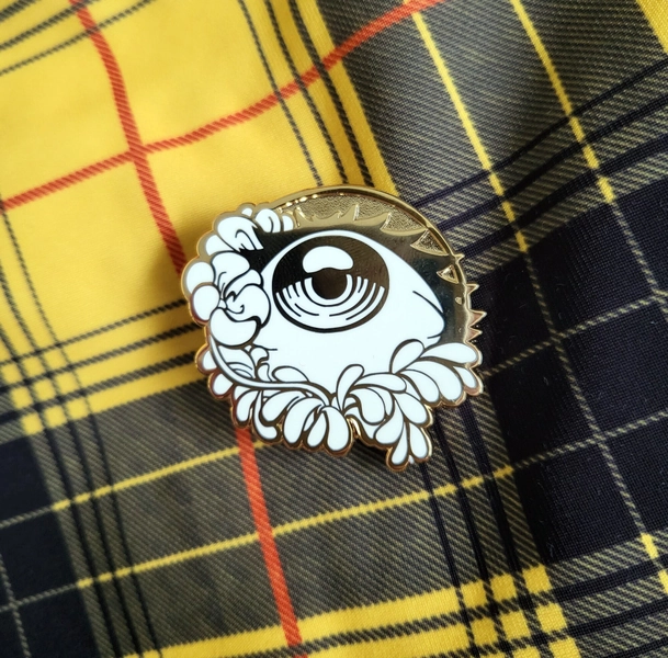 Floral eye enamel pin, eyeball pin, halloween enamel pin, halloween aesthetic pin, gold enamel pin, flower pin, flower lapel pin, spooky pin