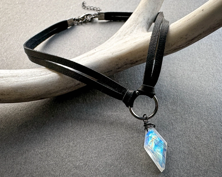 Mini Moonstone Choker Necklace, Dainty Black Leather O Ring Crystal Choker for Women, Goth Pagan Whimsigoth Jewelry, 90s Alt Day Collar