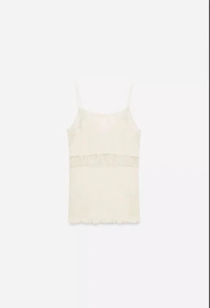 SEAMLESS LACE TOP