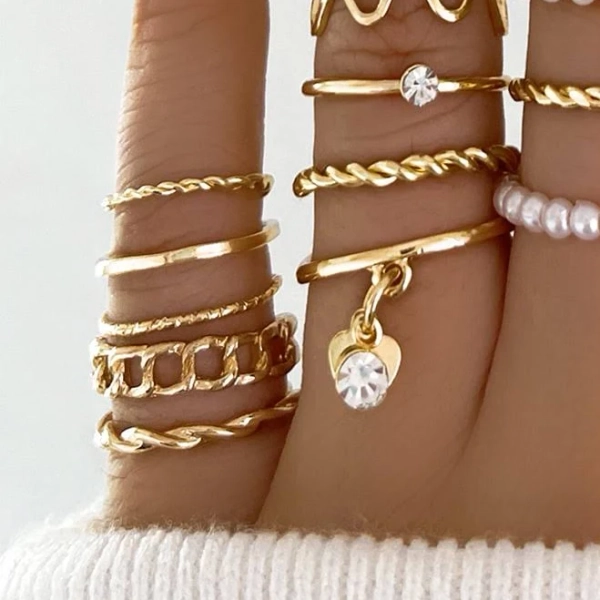 28pcs Heart Shape Faux Pearl and Rhinestone Inlay Geometric Ring Set