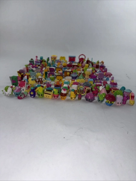 (30pcs) Shopkins Random Surprise Lot of 30 Figures- No Duplicates - Mix Seasons!