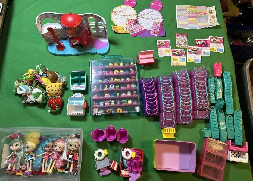 Huge Shopkins Moose Toys Lot 200+ Pieces 88 Figures Dolls Plush Storage Case