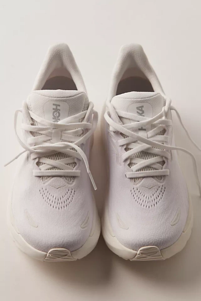 HOKA® Arahi 8 Sneakers