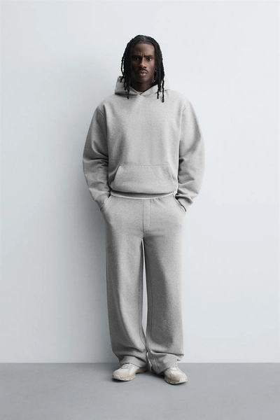 BASIC HOODIE