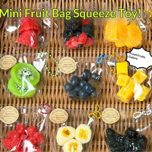 1pc Squeeze Stress Relief Realistic Blueberry Mini Fruit Bag, Soft Squishy Strawberry Kiwi Squeeze Doll, Birthday/Christmas Gift, Collectible