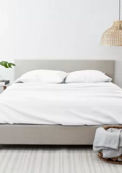 Luxury Inn Premium Ultra Soft Wrinkle Free 4 Piece Bed Sheet Set, White, Queen