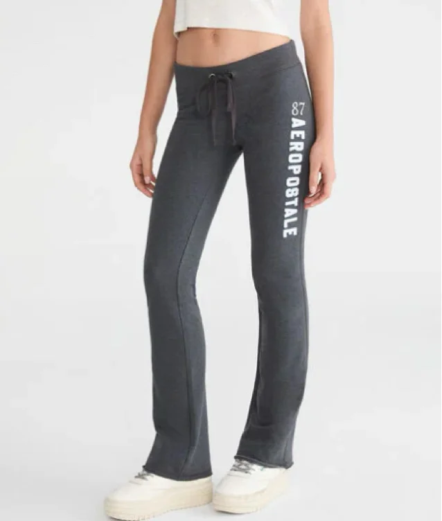 WomenBottomsJoggers SweatpantsAeropostale 87 Fit & Flare SweatpantsAeropostale 87 Fit & Flare Sweatpants