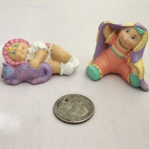 VINTAGE 1985-86 SET OF 2 CABBAGE PATCH BABY MINI FIGURES CAT NAP TIME RUBBER 