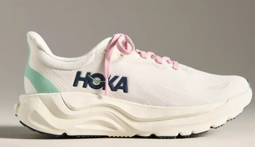 HOKA® Arahi 8 Sneakers