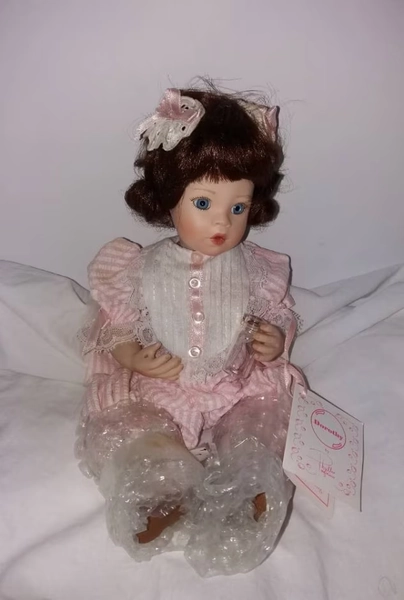 'Dorothy' Porcelain Collector Doll by The Hamilton Heritage Collection 1992