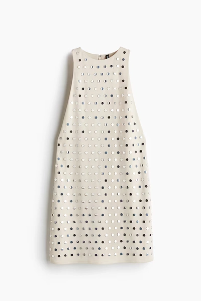 Ärmelloses Kleid mit Verzierungen - Hellbeige