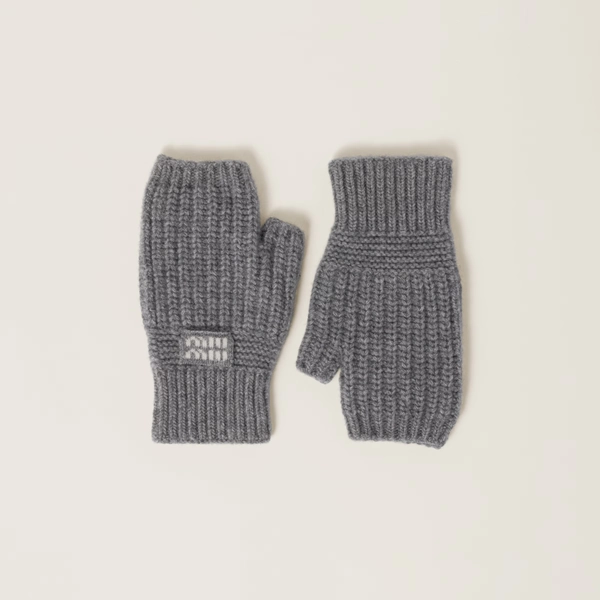 Wool and cashmere gloves