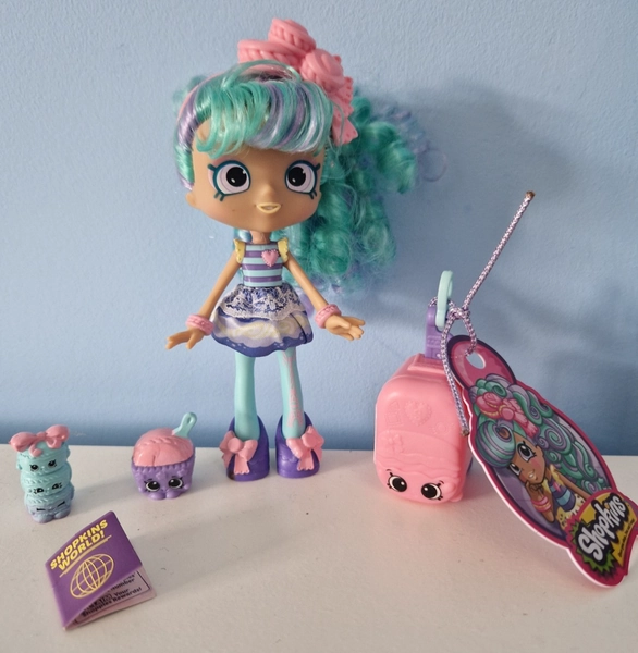 Shopkins Shoppies World Vacation Europe Macy Macaron Doll - Complete Set