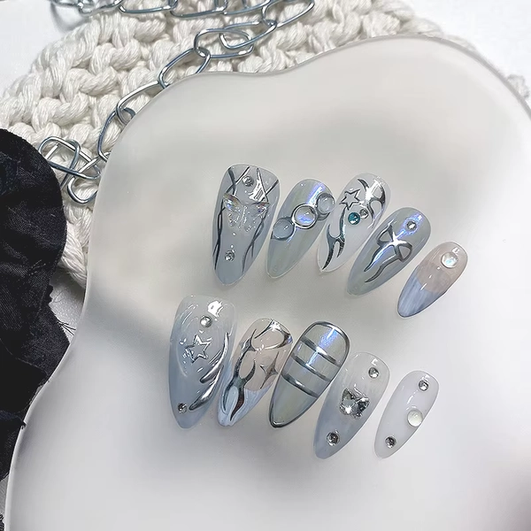 10PCS Hand Pressed Almond Shaped Nails, Beautiful Fake Nails, Sky Blue Gradient Nail Art, Suitable for Women's Use