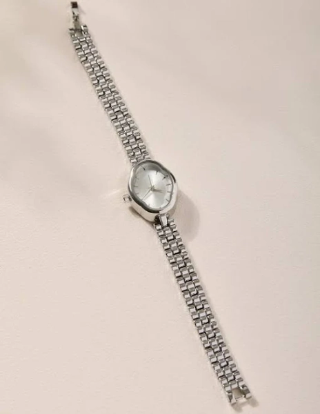 Francesca's Betty Scallop Face Watch