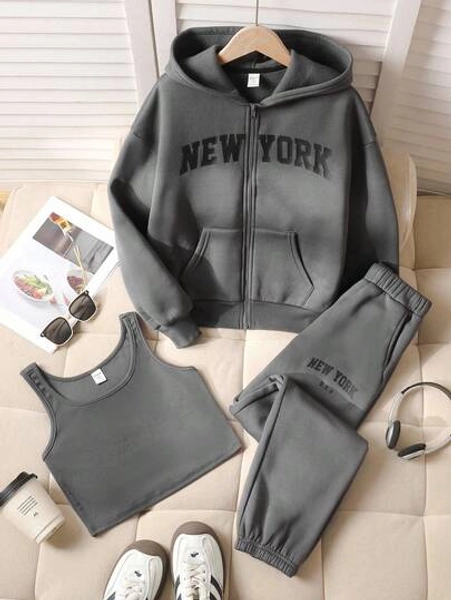 SHEIN Tween Girl Casual Street Style New York Slogan Print Hooded Sweatshirt Pocket Loose Oversized Sweatshirt Jacket + Fitted Tank Top + Drawstring Sweatpants 3-Piece Set, Fleece Lined Sweatsuit Outfit, Dark Grey Y2K