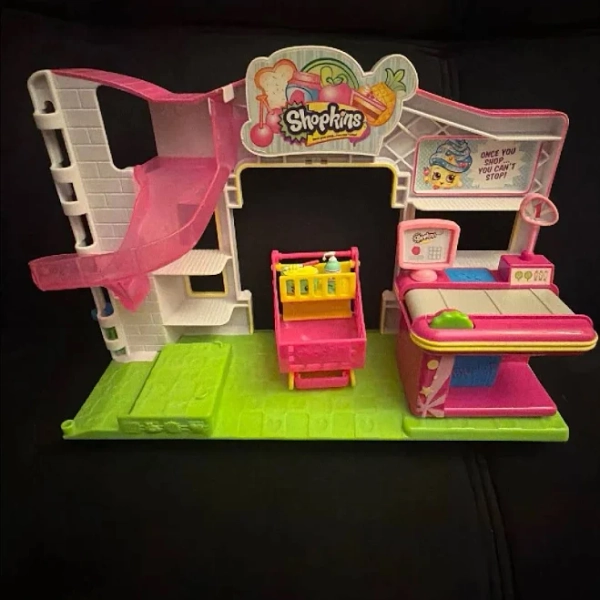 Small Mart Supermarket Playset