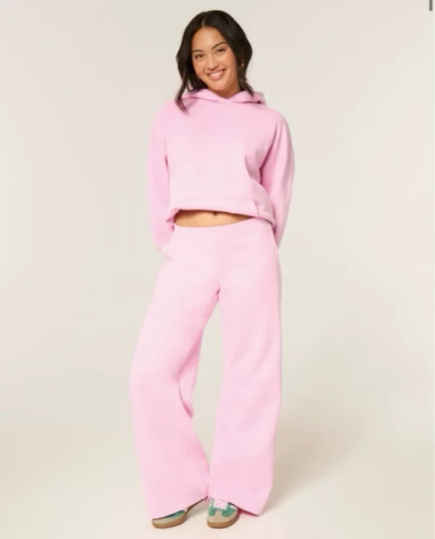 Hollister Feel Good Low-Rise Baggy Sweatpants