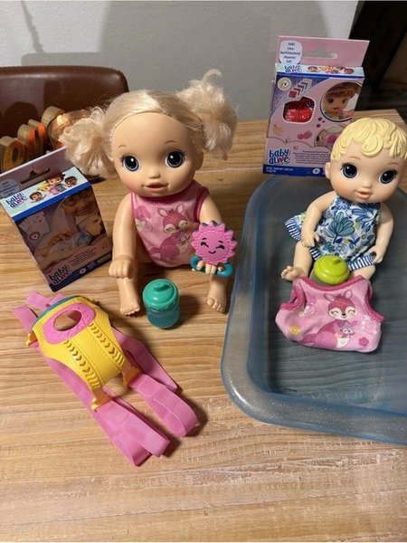 Baby Alive 2016 Hasbro Go-Bye-Bye Baby Blond hair blue eyes & Sissy Hasbro.
