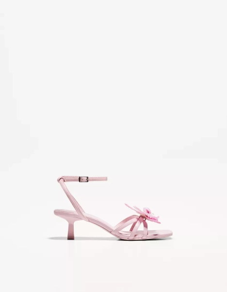 Kitten heel sandals with floral detail