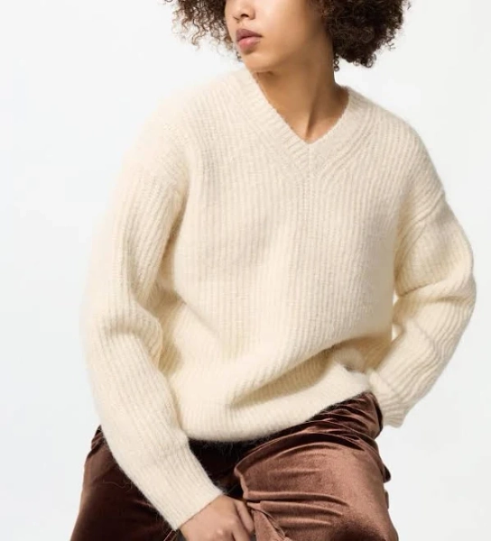 UNIQLO Women's Fluffy V-Neck Sweater