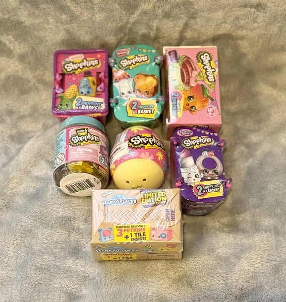 Lot of 7 Shopkins blind basket Mystery RARE NEW SEALED
