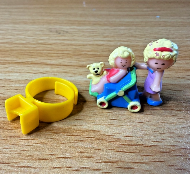 POLLY POCKET Pushes a Stroller Pram RING 1990 Vtg 80s 90s Mother Baby Unusual