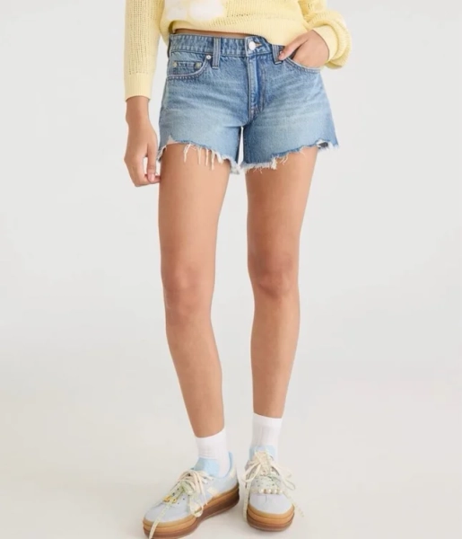 WomenBottomsShortsLow-Rise Baggy Denim Shorts 4"Low-Rise Baggy Denim Shorts 4"