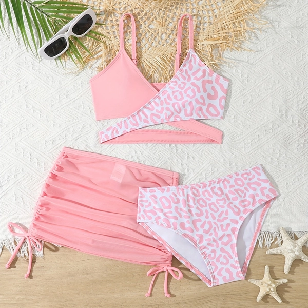 New Color-Blocking Bikini Top with High-Waisted Triangle Bottoms And a Half-Length Beach Skirt for Girls