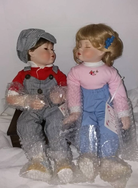 'First Kiss' Percaline Collectable Dolls by the Hamilton Collection 1992