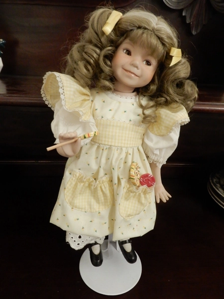 DIANNE EFFNER "SUNSHINE AND LOLLIPOPS" Porcelain doll Ashton Drake  Number 76913