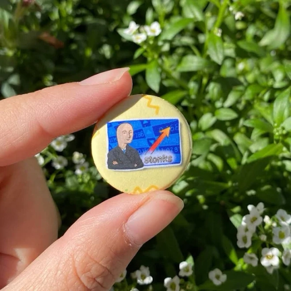 Kawaii Stonks Meme Mini Round Metal Pin