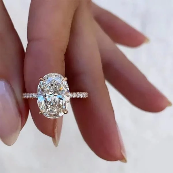 Oval Cut Moissanite Engagement Ring