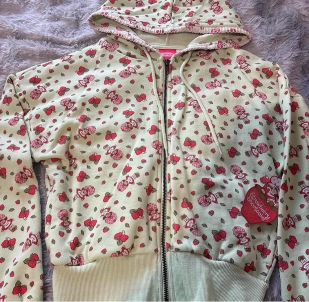 Strawberry Shortcake Hoodie Zip - Depop