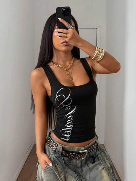 StreetHx Damen schwarzes vielseitiges Pendler U-Ausschnitt ärmelloses schwarzes Trägershirt mit silbernem Englisch-Buchstaben-Muster, figurbetonter Streetwear-Stil, geeignet für Schule, Schulanfang - Größe XS