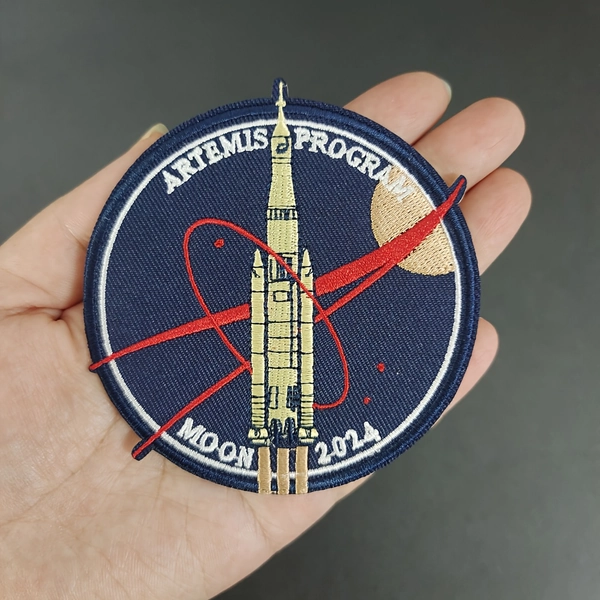 1pc Computer Embroidery Logo Clothing Accessories Hat Emblem ARTEMIS PROJECT MOON 2024 Aerospace Astronaut Badge Cloth Patch Patch Embroidered Cloth Patch Decoration Back Hot Melt Adhesive Can Be Sewn or Ironed
