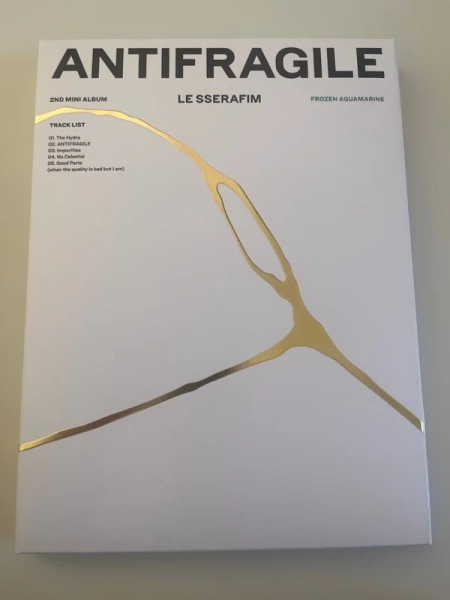 Album Le Sserafim Antifragile