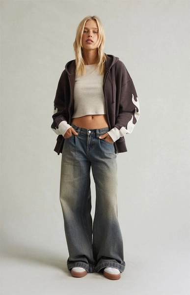 Sloane Low Rise Ultra Baggy Jeans Pleated Tinted Blue