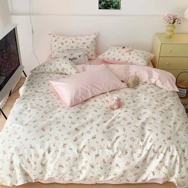 Nayoroom Pink Floral Duvet Cover