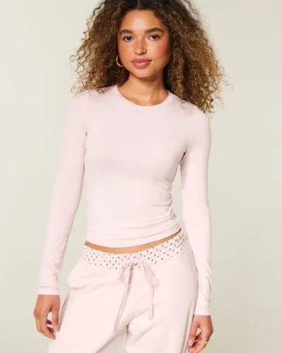 Soft Seamless Fabric Crew Top