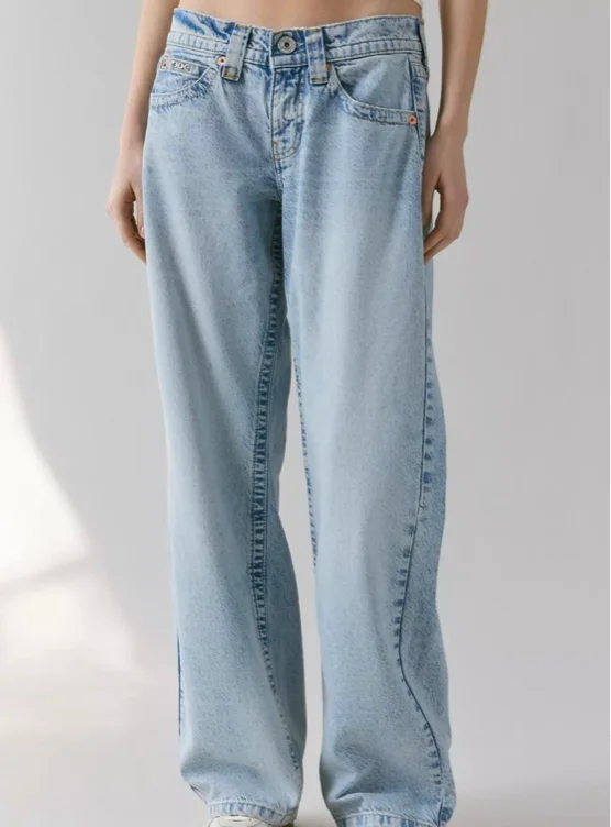 BDG Kayla Low-Rise Jean