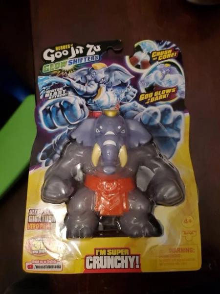 Heroes of Goo Jit Zu Glow Shifters Gigatusk Hero Pack